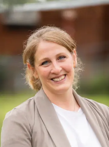 Porträtfoto von der Ansprechperson Physio- und Ergotherapien Laura Benninghaus
