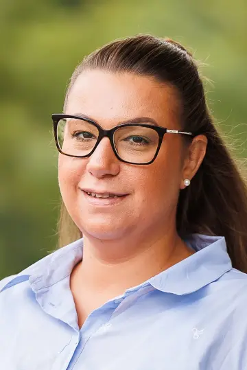 Porträtbild von der Ansprechperson Internat Avelina Hennes